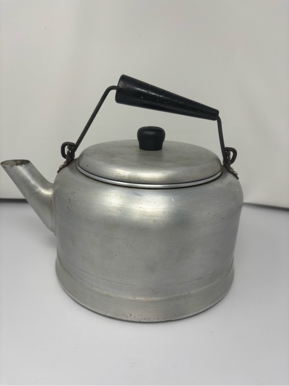 Classic vintage Aluminum Whistling Kettle with Black Handle